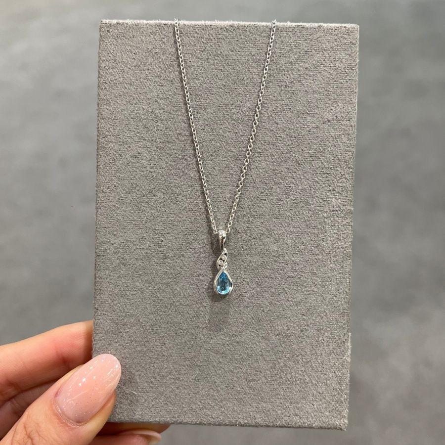 Pre-Owned 9ct White Gold Blue Topaz &amp; Diamond Pendant