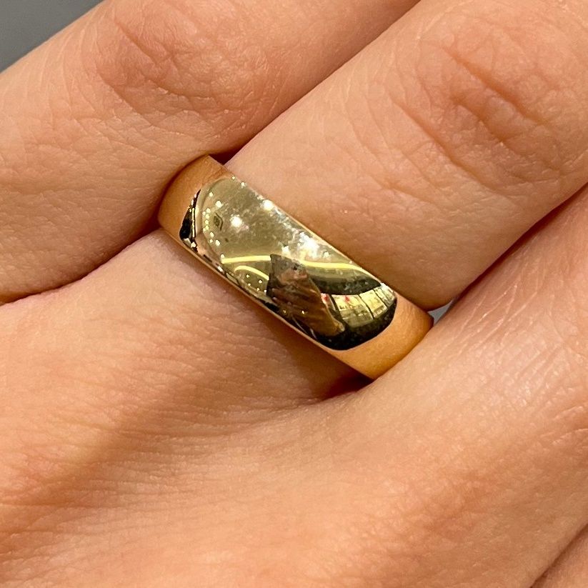 Pre-Owned 9ct Yellow Gold 5.4mm D Shape Wedding Band