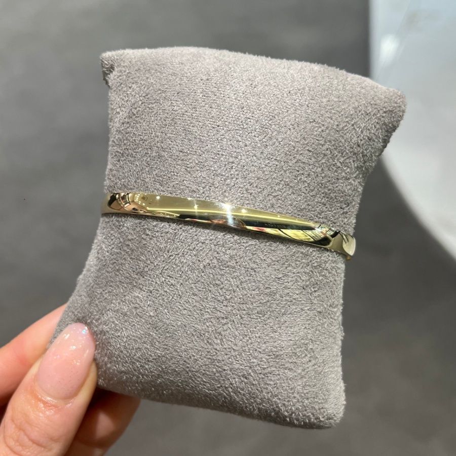 Pre-Owned 9ct Yellow Gold Flat Slave Bangle