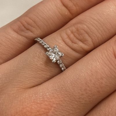 Pre-Owned 18ct White Gold Diamond Ring 0.76ct
