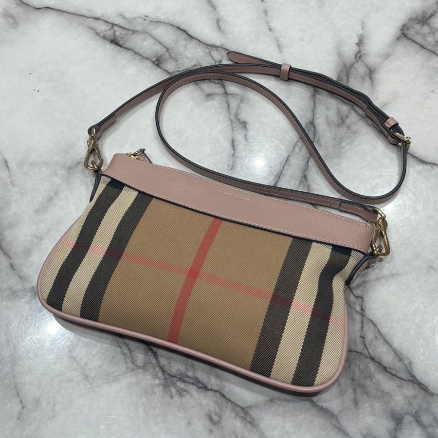 Pre-Owned Burberry Peyton House Check Derby Leather Crossbody Bag