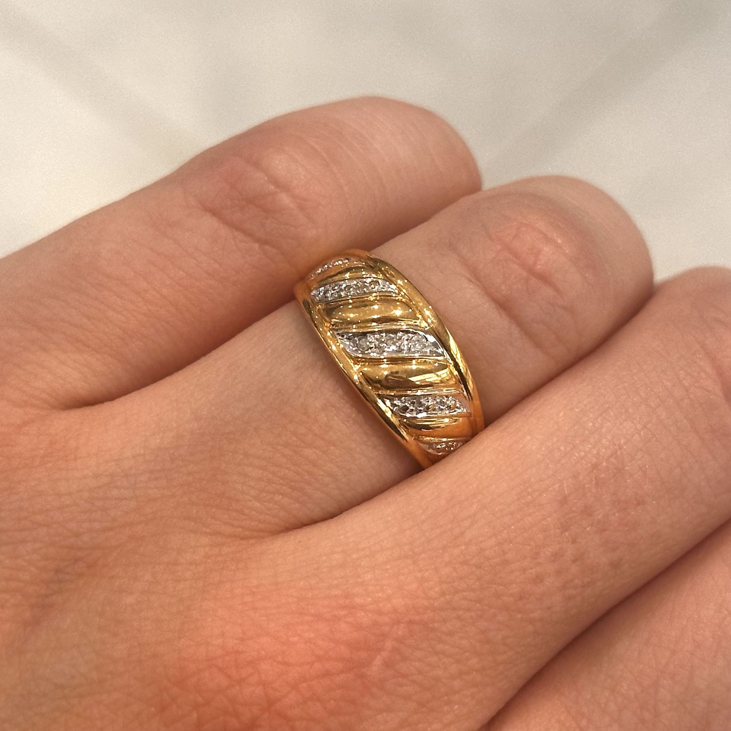 Pre-Owned 9ct Yellow Gold Diamond Wave Ring