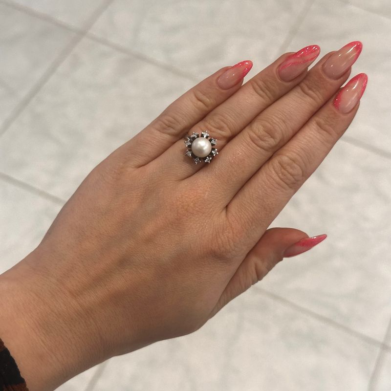 Pre-Owned 14ct White Gold Pearl and Diamonds Ring