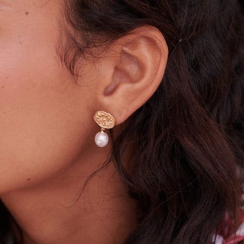 Silver Gold Plated Daisy Pearl Drop Earrings