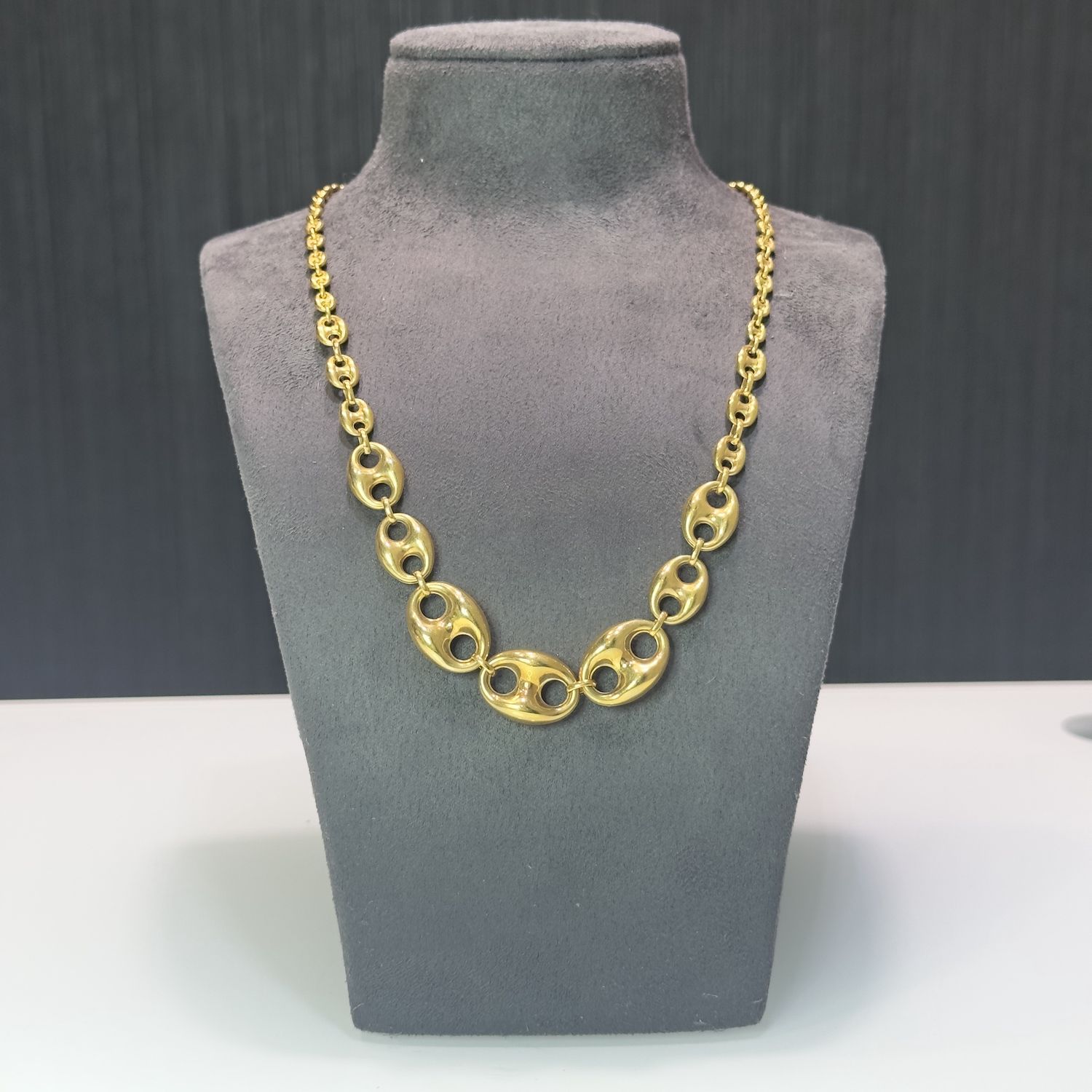 Pre-Owned 9ct Yellow Gold Puffed Anchor Necklace  20&quot;