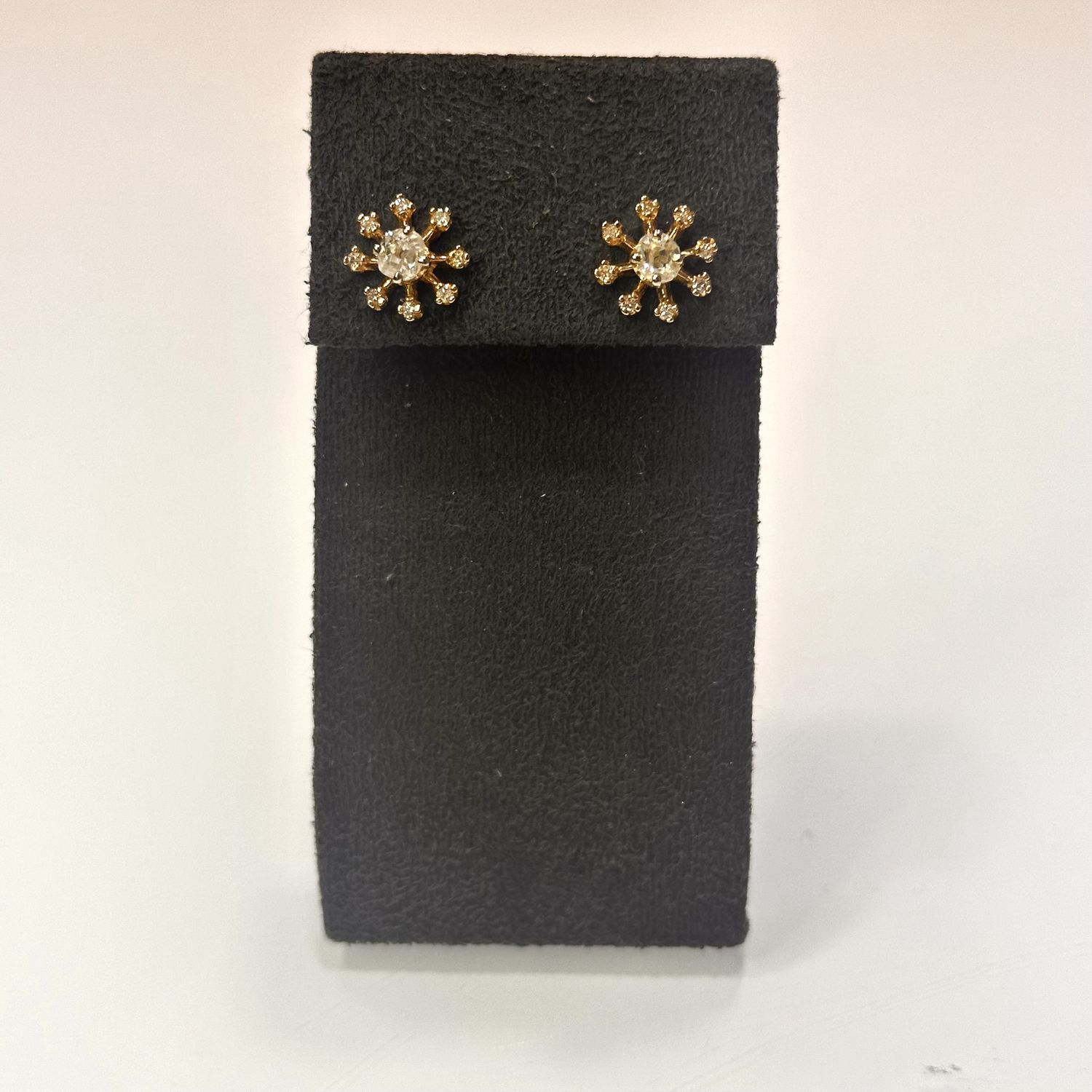 Pre-Owned 14ct Yellow Gold Diamond Cluster Earrings 0.70ct