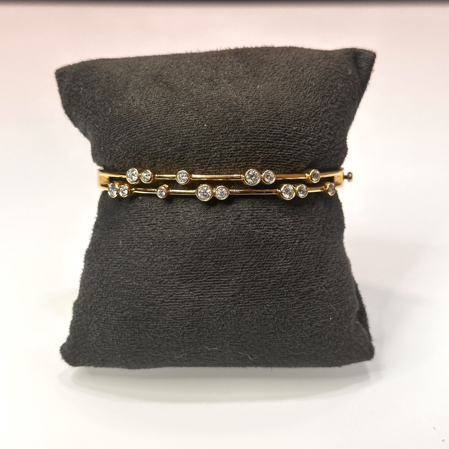 18ct Yellow Gold Diamond Bubble Style Bangle