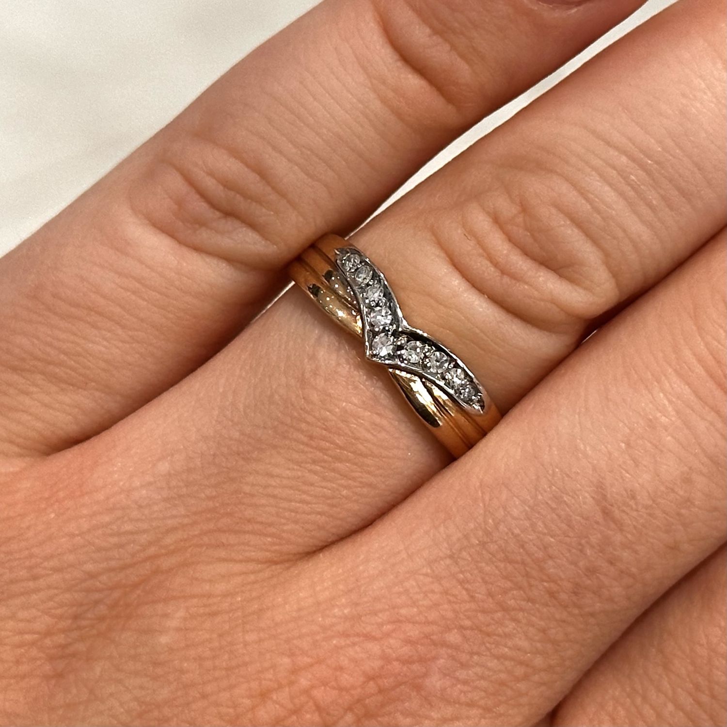Pre-Owned 9ct Yellow Gold 0.10ct diamond Wishbone Ring Size P