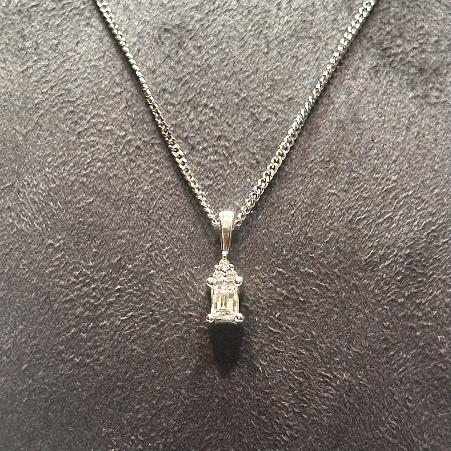 Pre-Owned 18ct White Gold Emerald Cut Diamond Pendant  0.40ct