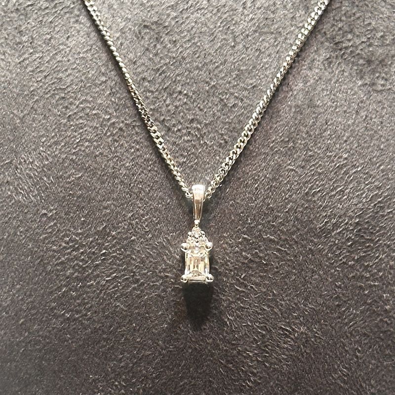 Pre-Owned 18ct White Gold Emerald Cut Diamond Pendant  0.40ct