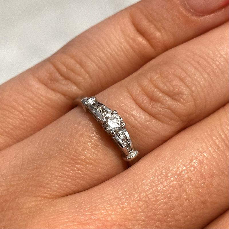 Pre-Owned 9ct White Gold Vintage Style Diamond Ring 0.15ct