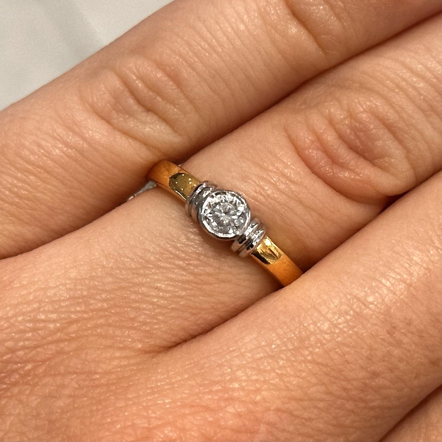 Pre-Owned 18ct Yellow/White Gold Solitaire Ring 0.25ct H Si1