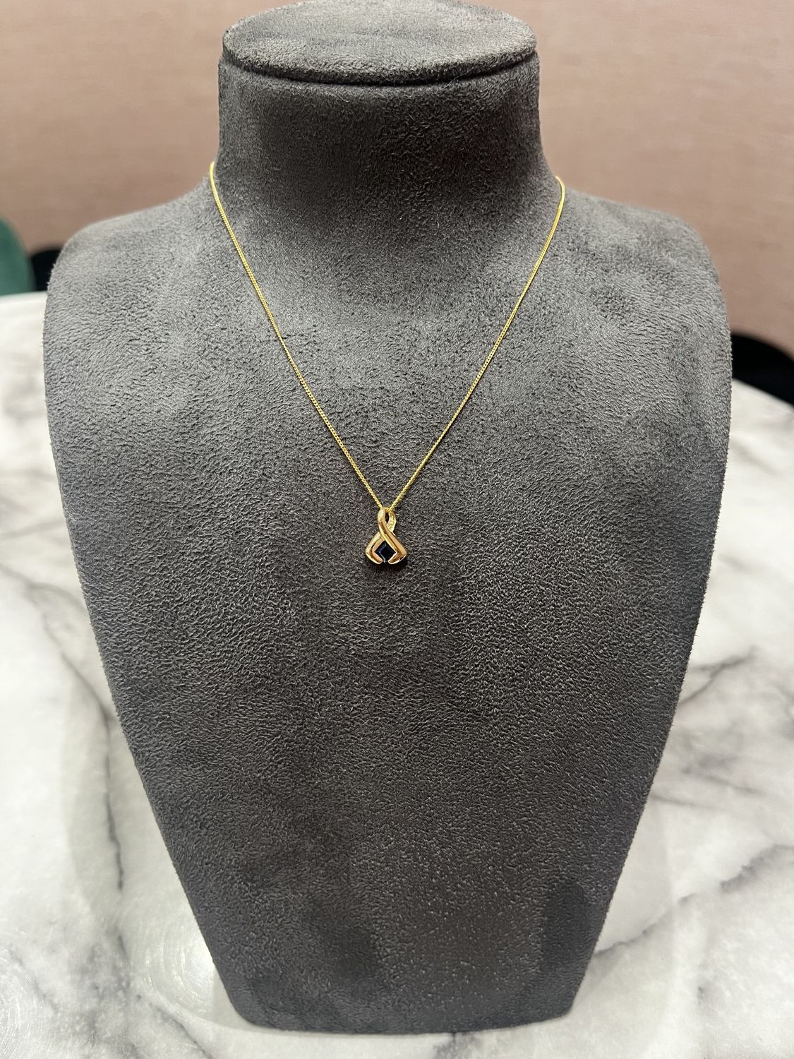 Pre-Owned 18ct Yellow Gold 0.19ct Square Sapphire Pendant