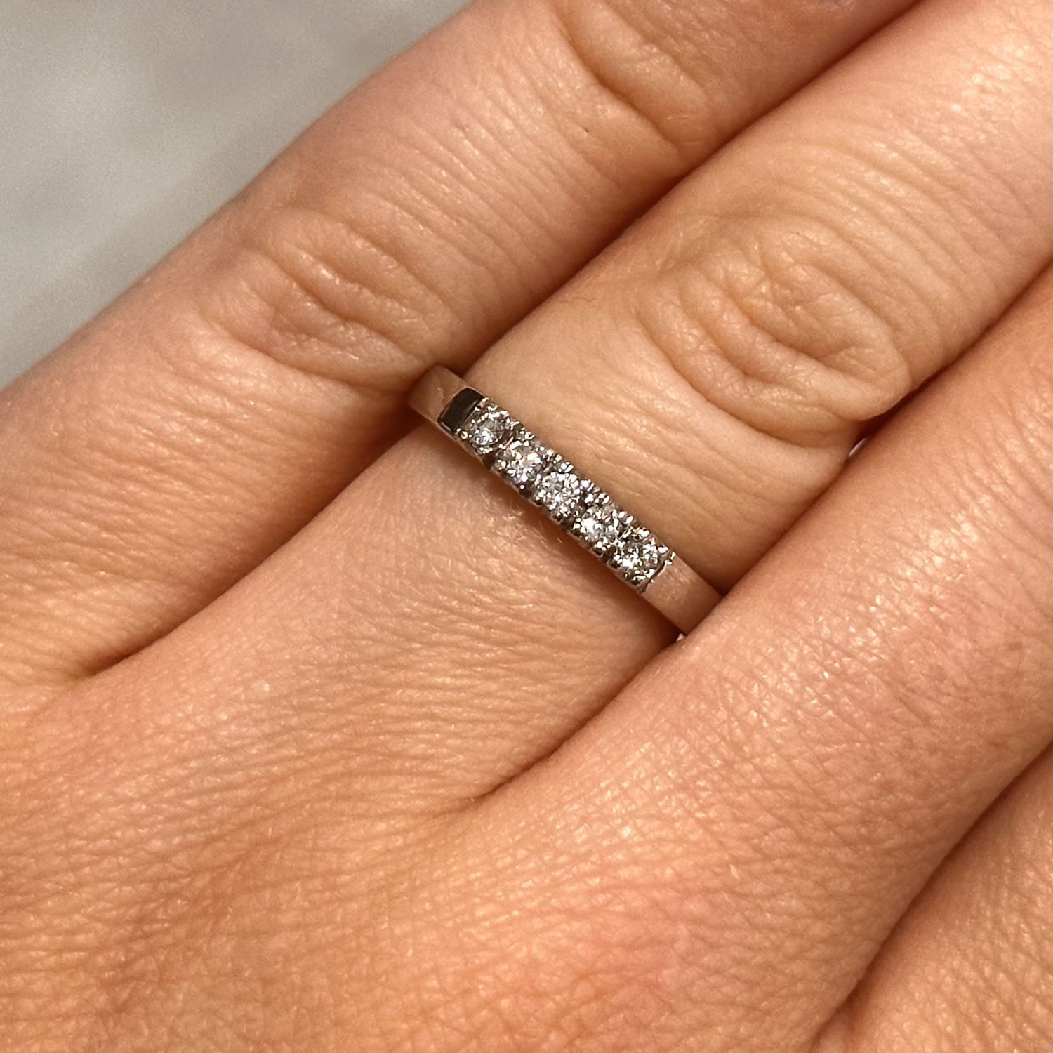 Pre-Owned 18ct White Gold Half Eternity Ring 0.10ct H Si1
