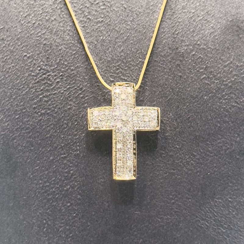 Pre-Owned 9ct Yellow Gold Diamond Cluster Cross Pendant 2.2g