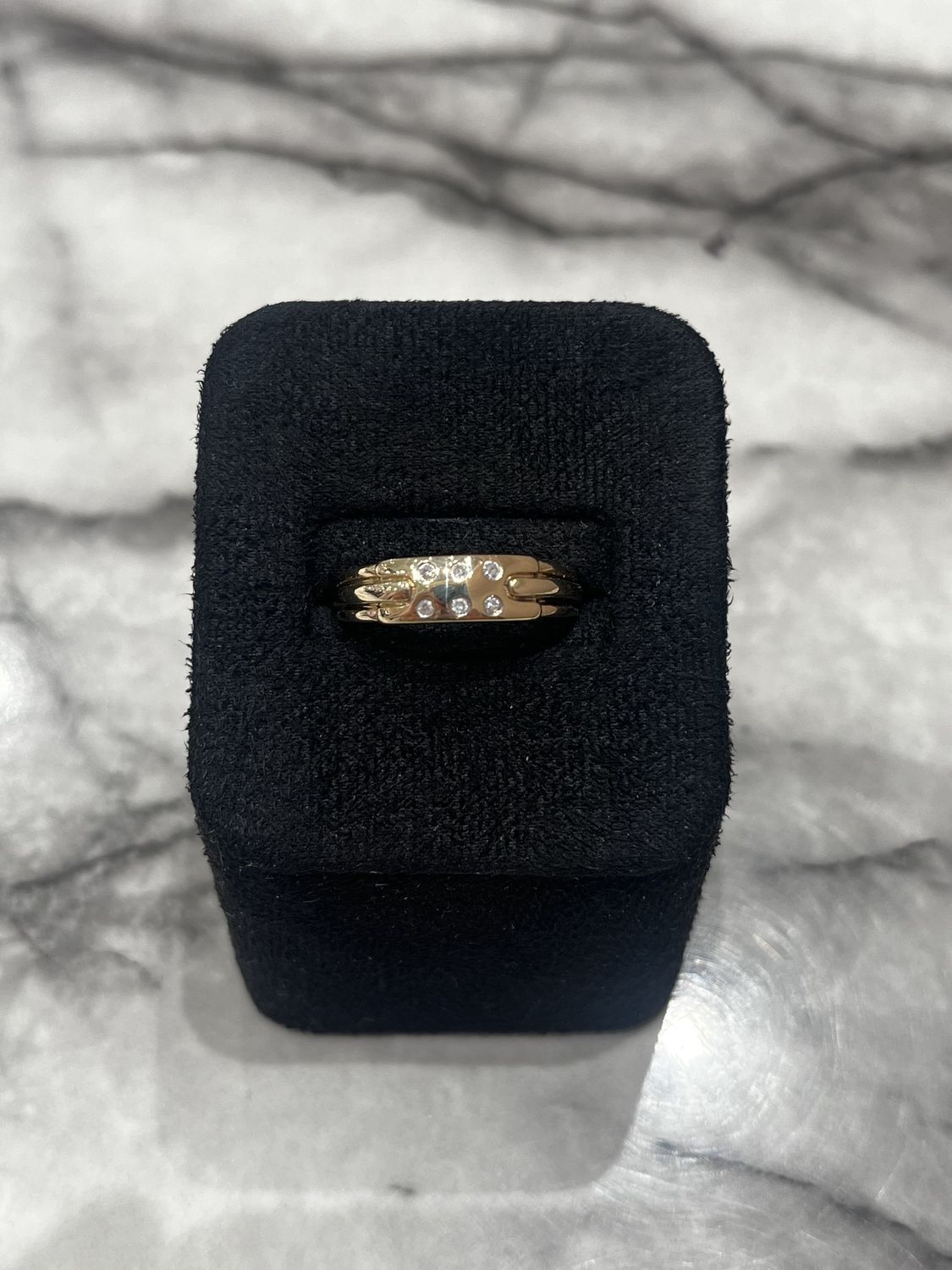 Pre-Owned 9ct Yellow Gold 0.05ct Diamond Ring