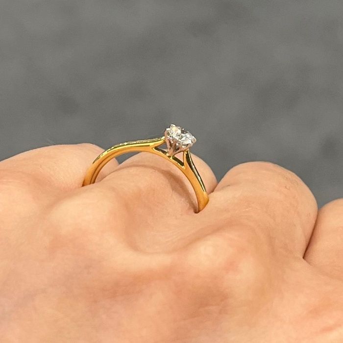 Pre-Owned 18ct Yellow Gold Diamond Solitaire Ring