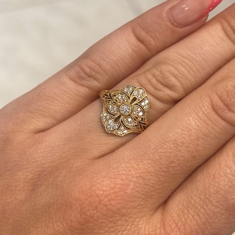 18ct Yellow Gold Diamond Milgrain Vintage Style Ring 0.29pt 18ct Yellow Gold Diamond Milgrain Vintage Style Ring 0.29pt