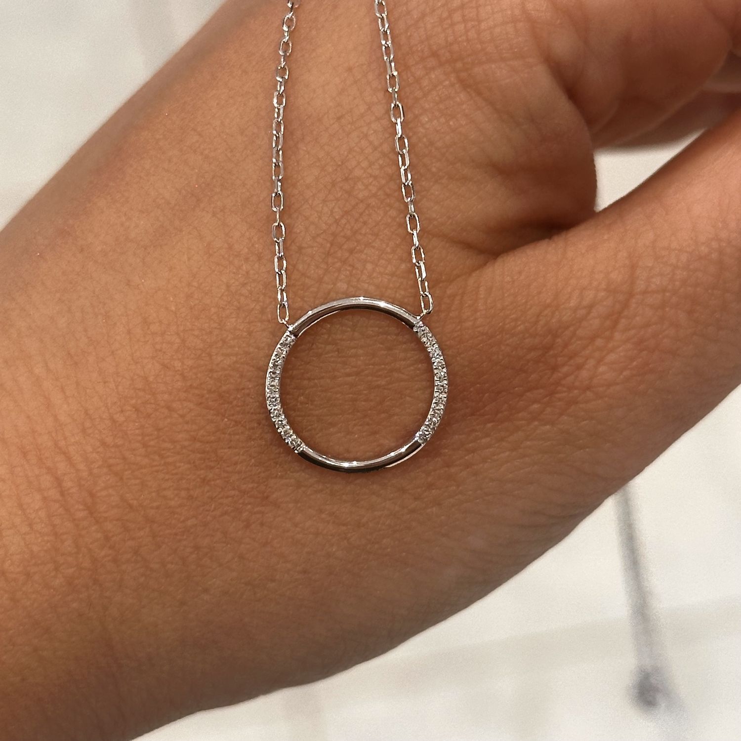 18ct White Gold Circle Diamond Necklace
