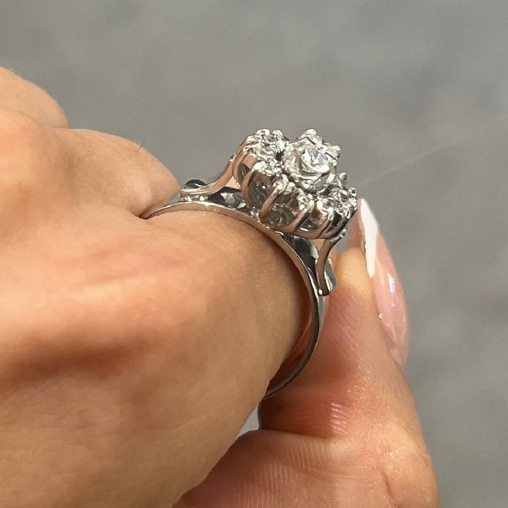Pre-Owned 14ct White Gold 0.43ct G VS2 Vintage Diamond Cluster Ring