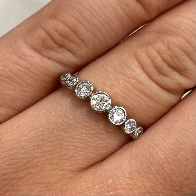 18ct White Gold Diamond Graduated Ring  0.43ct