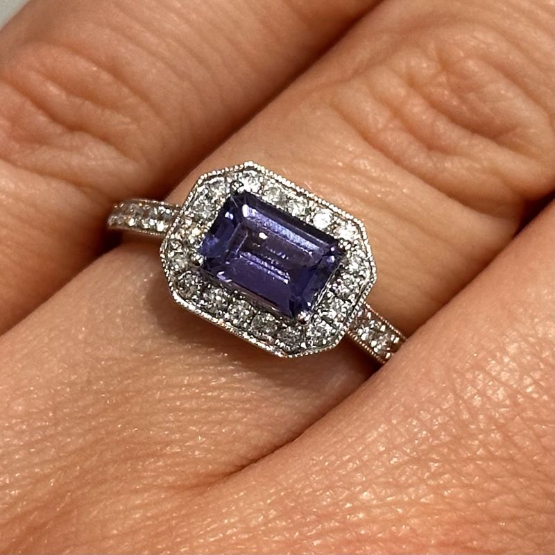 18ct White Gold Tanzanite and Diamond Cluster Ring