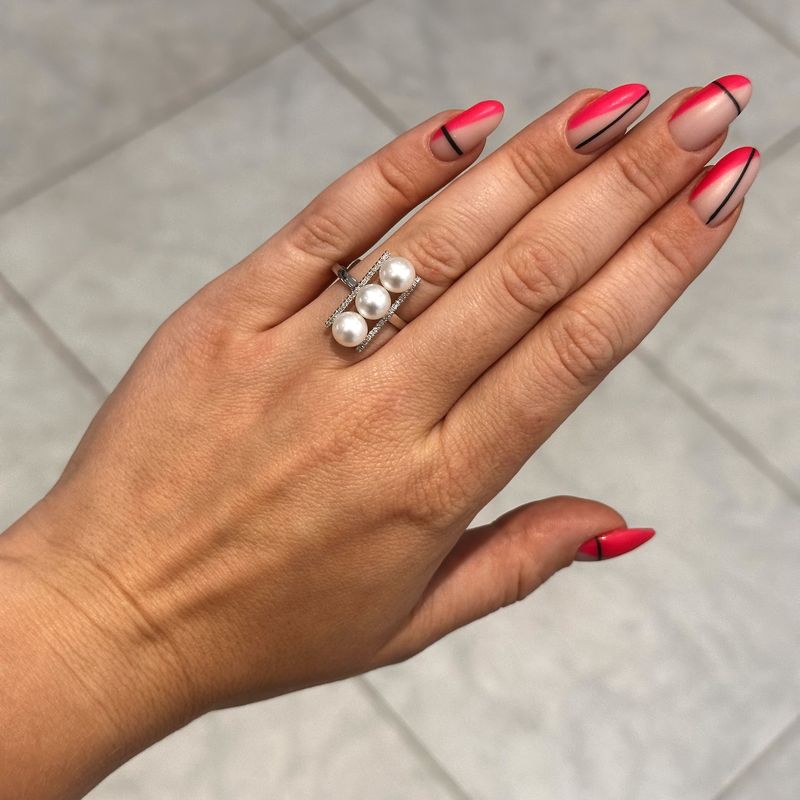 9ct White Gold Pearl and Diamond Bar Ring