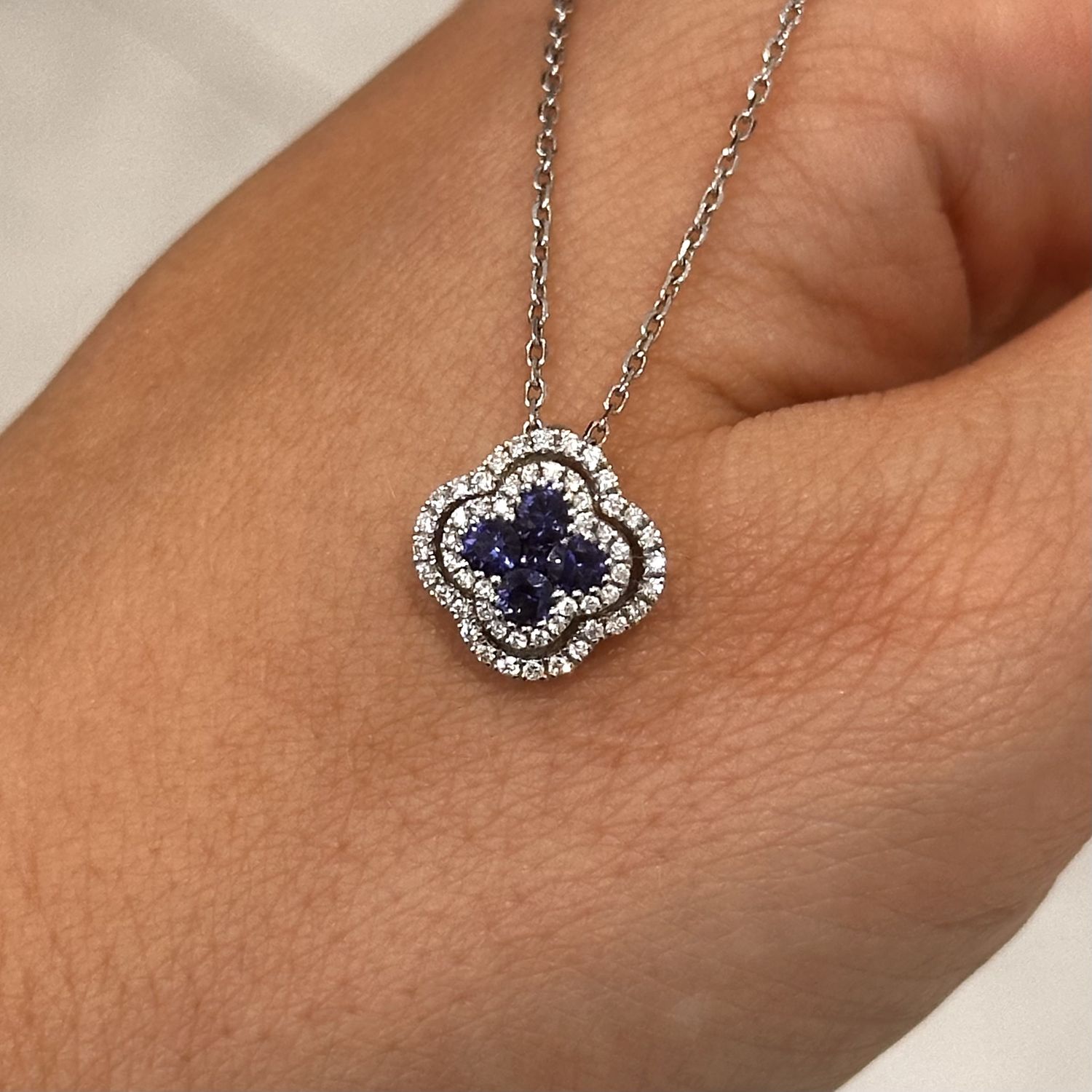 18ct White Gold Sapphire &amp; Diamond Clover Pendant