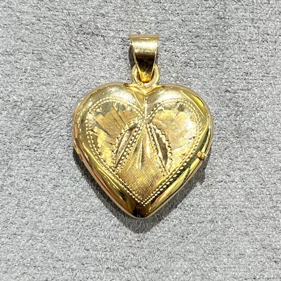 Pre-Owned 18ct Yellow Gold Vintage Heart Locket