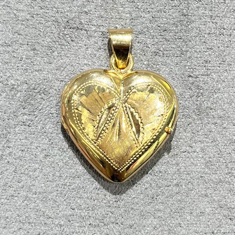 Pre-Owned 18ct Yellow Gold Vintage Heart Locket