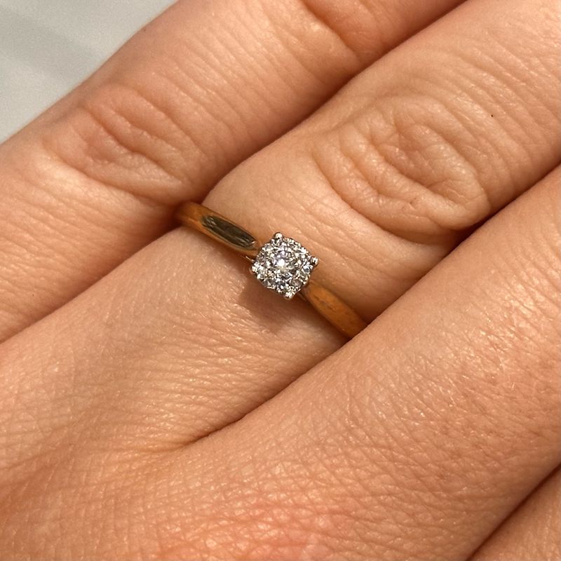 Pre-Owned 9ct Yellow Gold Round Brilliant Diamond Cluster Ring 1.3g Size N