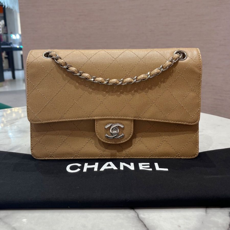 Pre-Owned Chanel Vintage Matelasse Single Flap in Beige Caviar