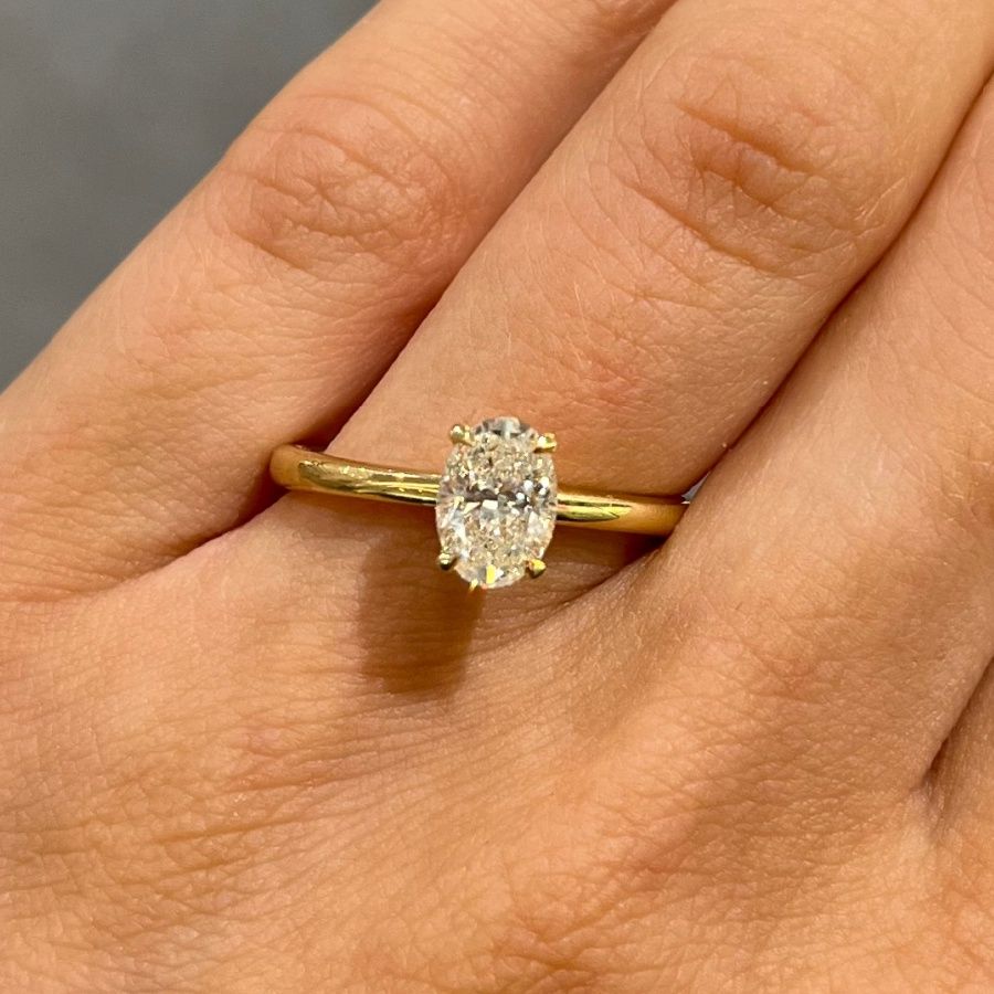 18ct Yellow Gold 0.90ct H SI1 Oval Diamond Solitaire Ring