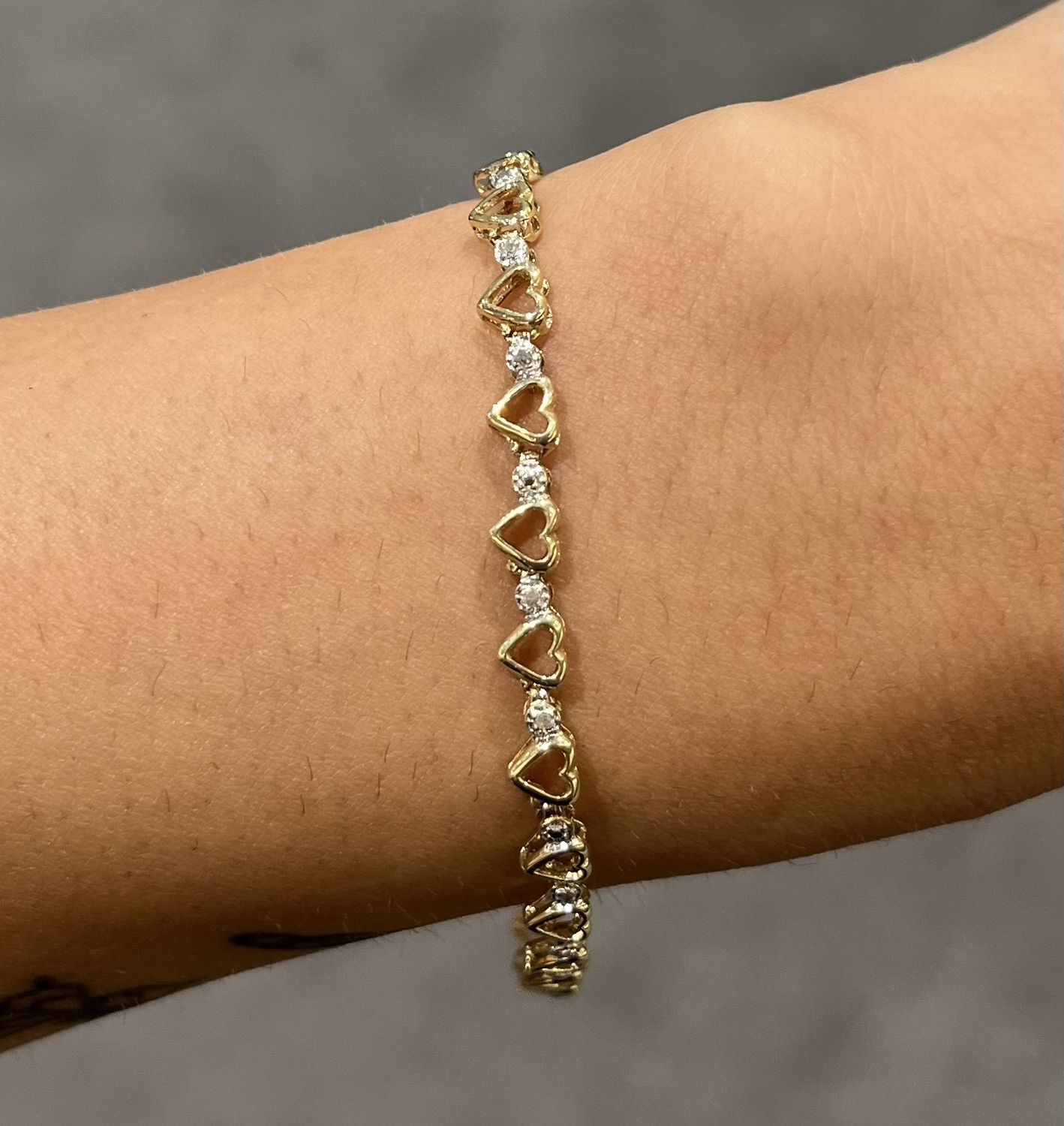 Pre-Owned 9ct Yellow Gold Diamond Heart Tennis Bracelet