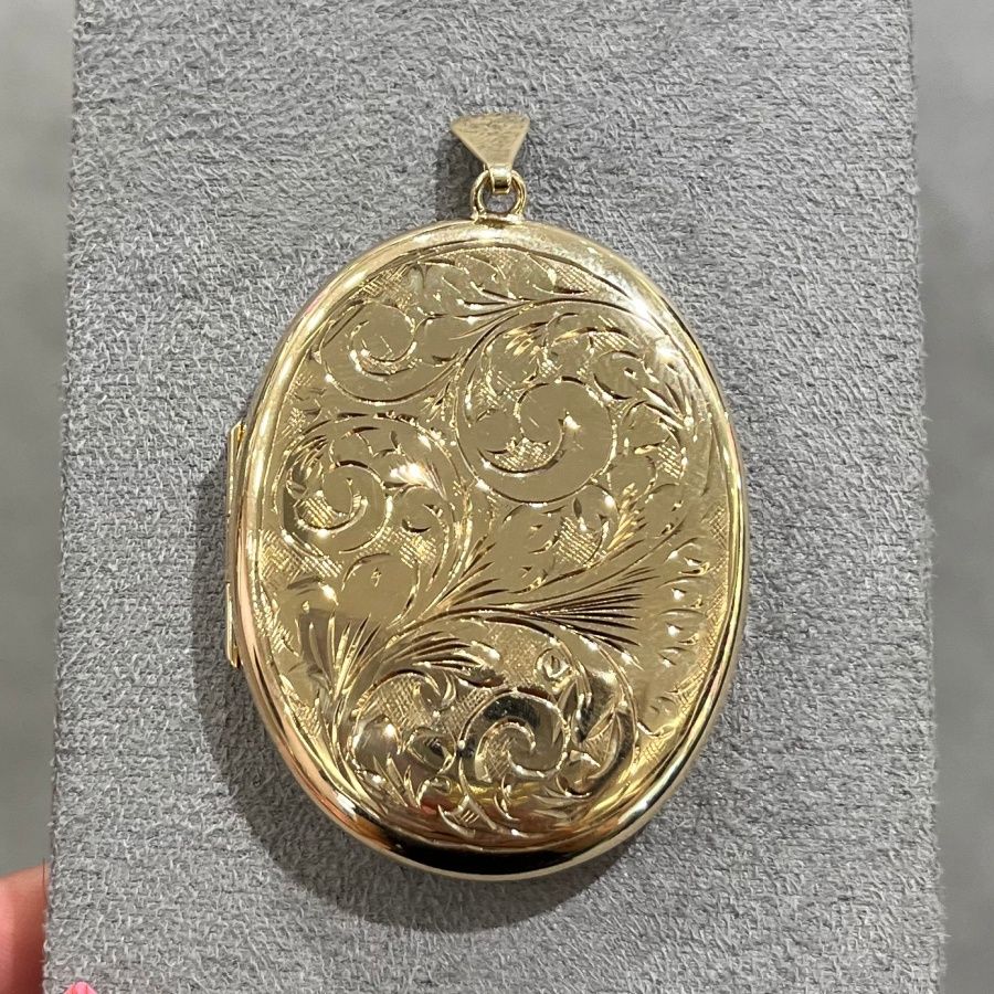 Pre-Owned Vintage 9ct Yellow Gold Large Locket Circa 1977