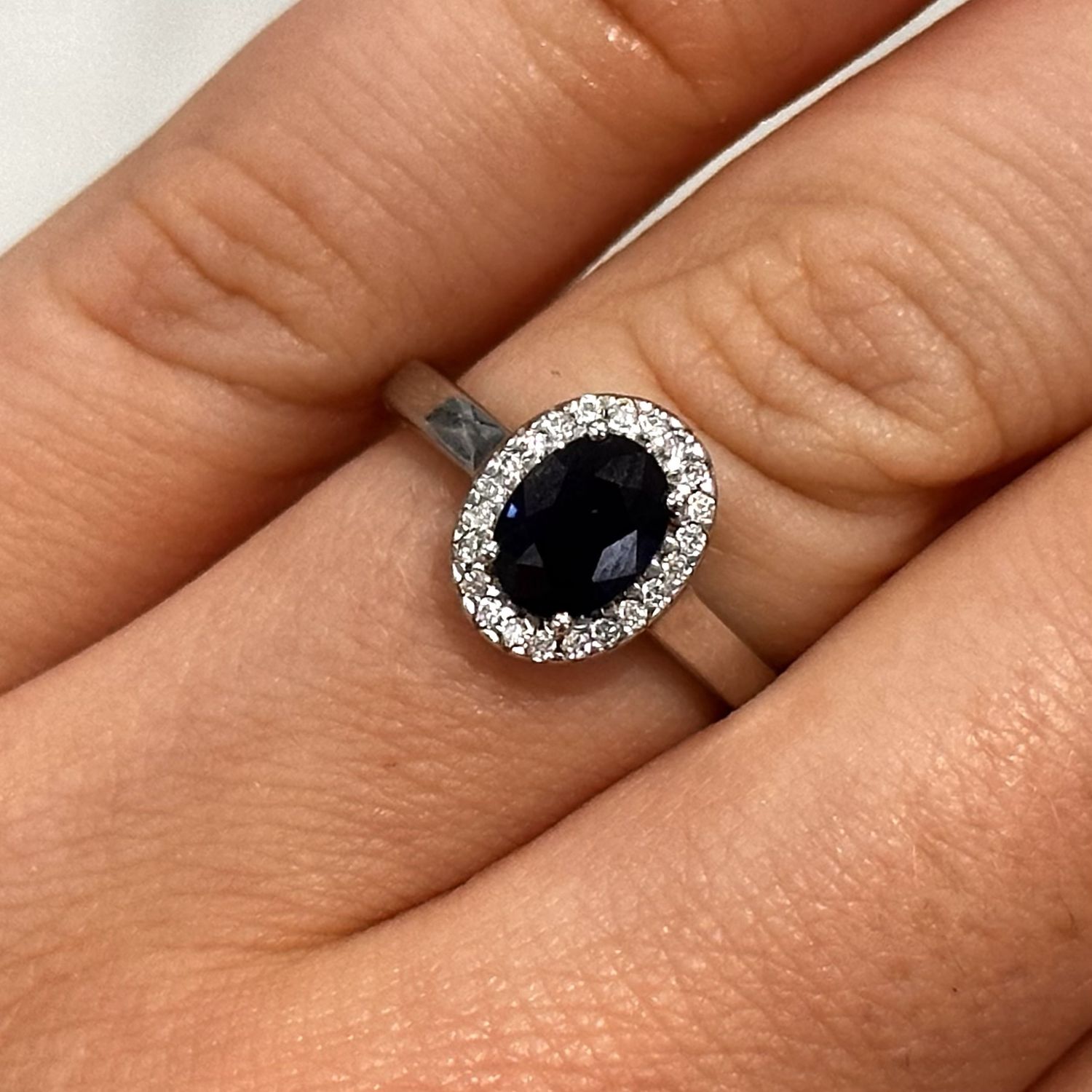 18ct White Gold Sapphire 0.92ct &amp; Diamond 0.11ct Halo Ring