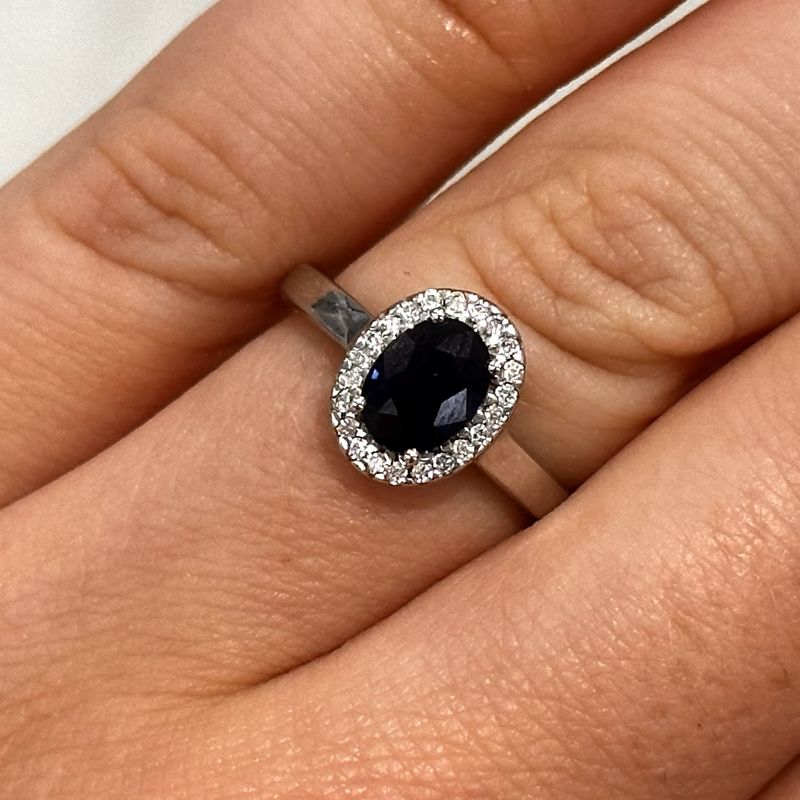 18ct White Gold Sapphire 0.92ct &amp; Diamond 0.11ct Halo Ring
