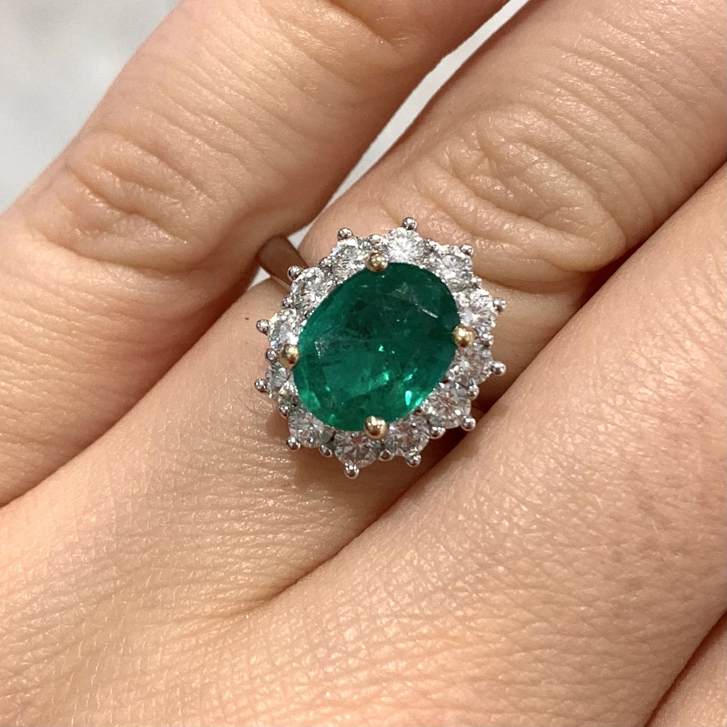 18ct White Gold Emerald &amp; Diamond Cluster Ring 2.18ct 0.81ct