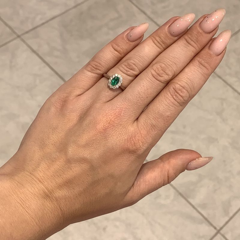18ct White Gold Emerald & Diamond Cluster Ring
