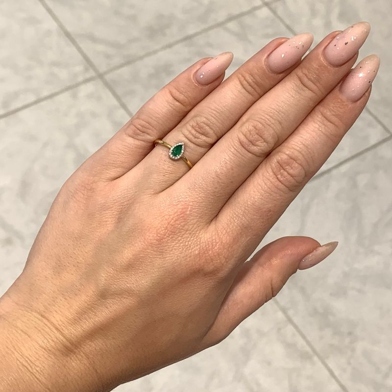 18ct Yellow and White Gold Pear Shape Emerald 0.18ct &amp; Diamonds 0.04ct Ring