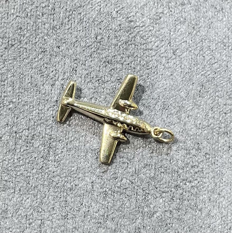 Pre-Owned 9ct Yellow Gold Airplane Charm