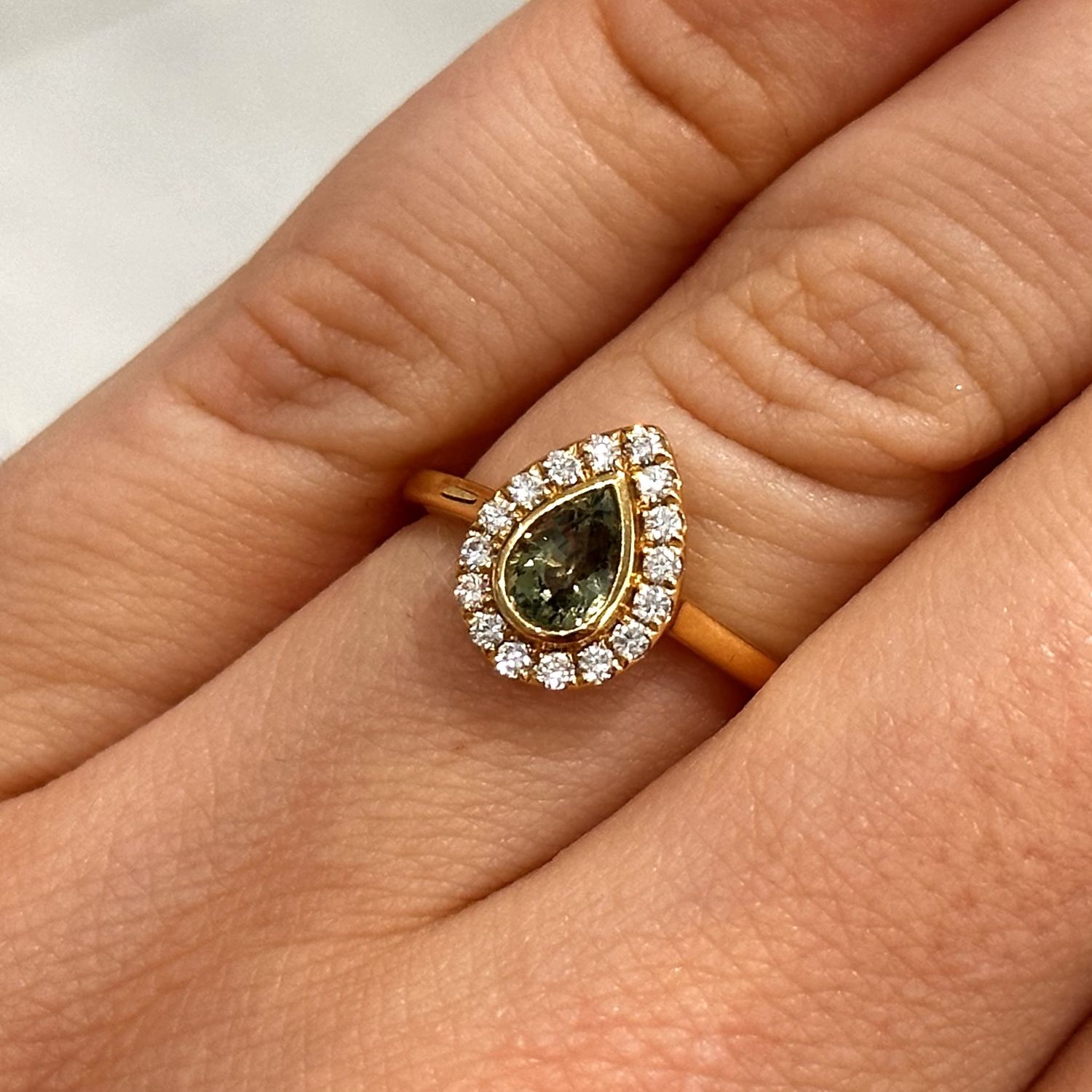 18ct Yellow Gold Pear Shape Green Sapphire &amp; Diamond Ring