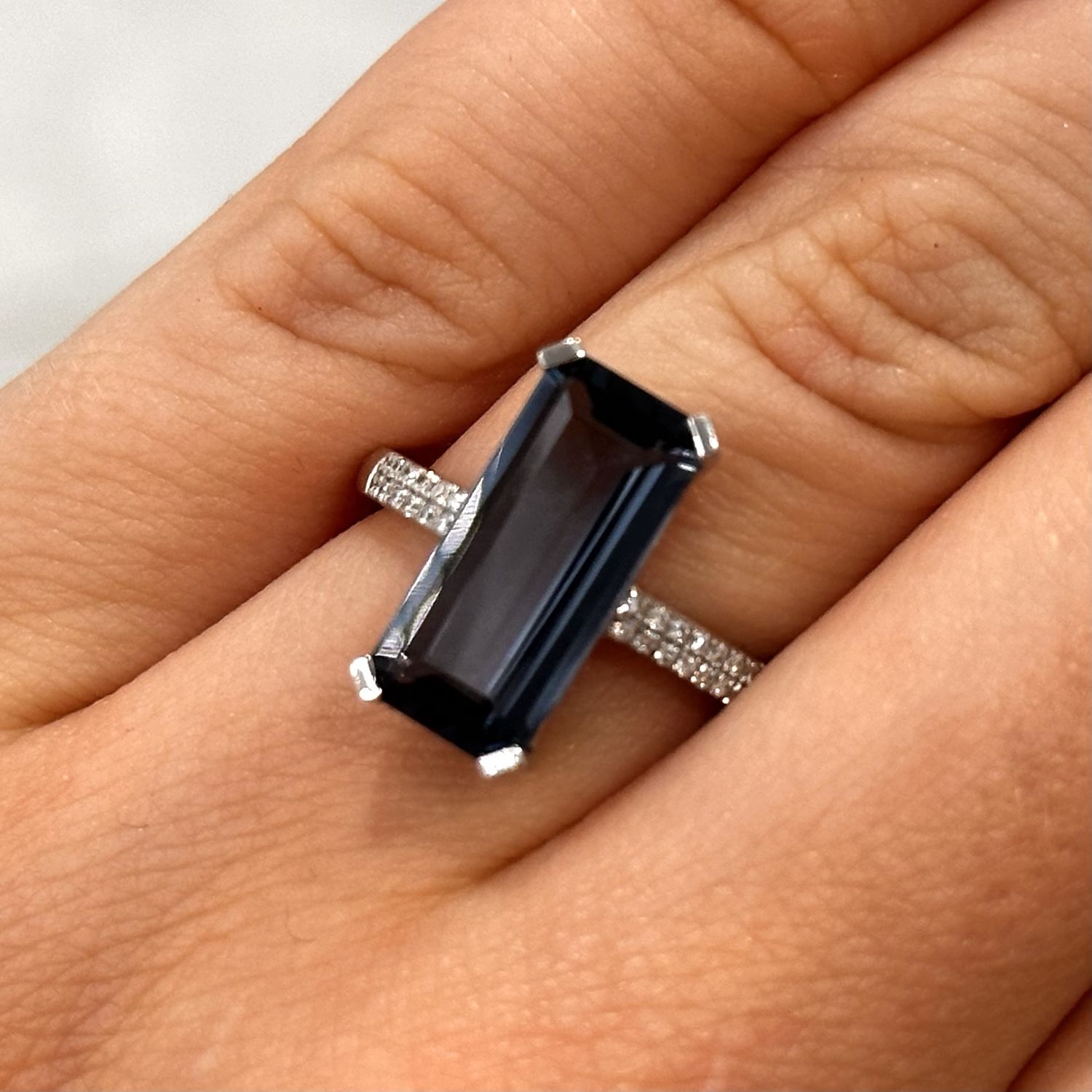 9ct White Gold Blue Topaz &amp; Diamond Ring