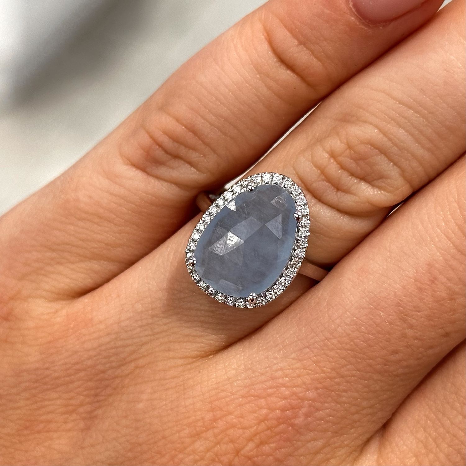 18ct White Gold Aquamarine Slice Diamond Ring