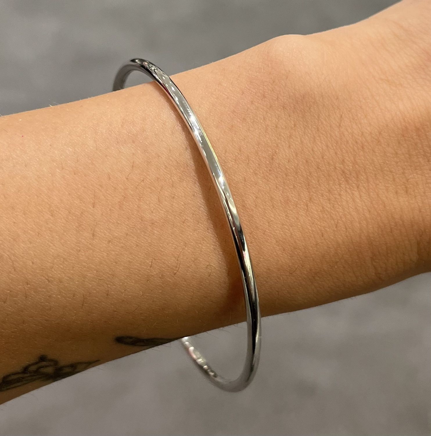 Pre-Owned 18ct White Gold Slave Bangle