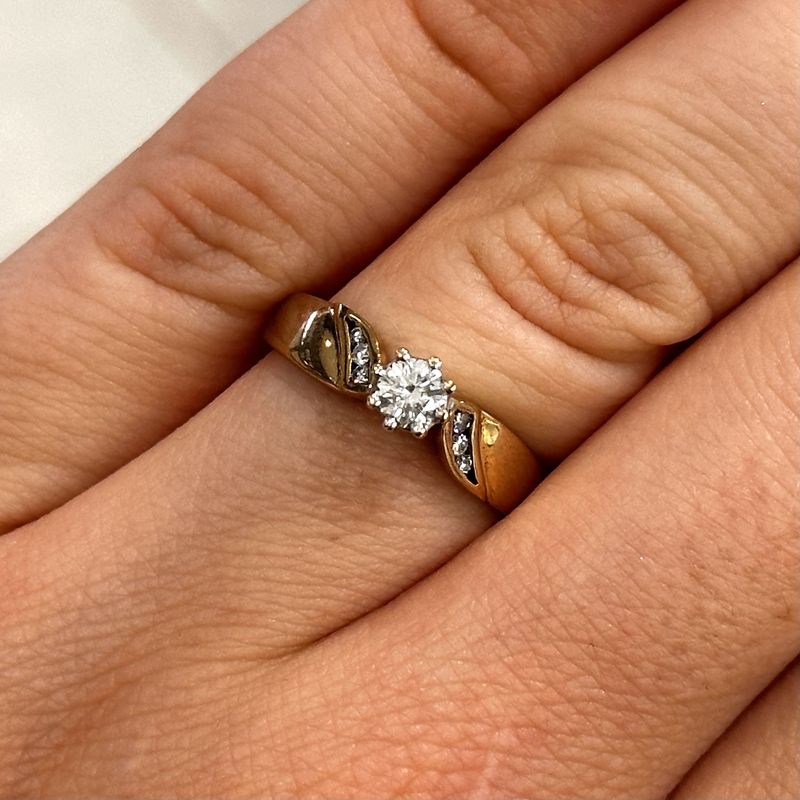 Pre-Owned 9ct Yellow Gold Diamond Solitaire 0.25ct H Si1