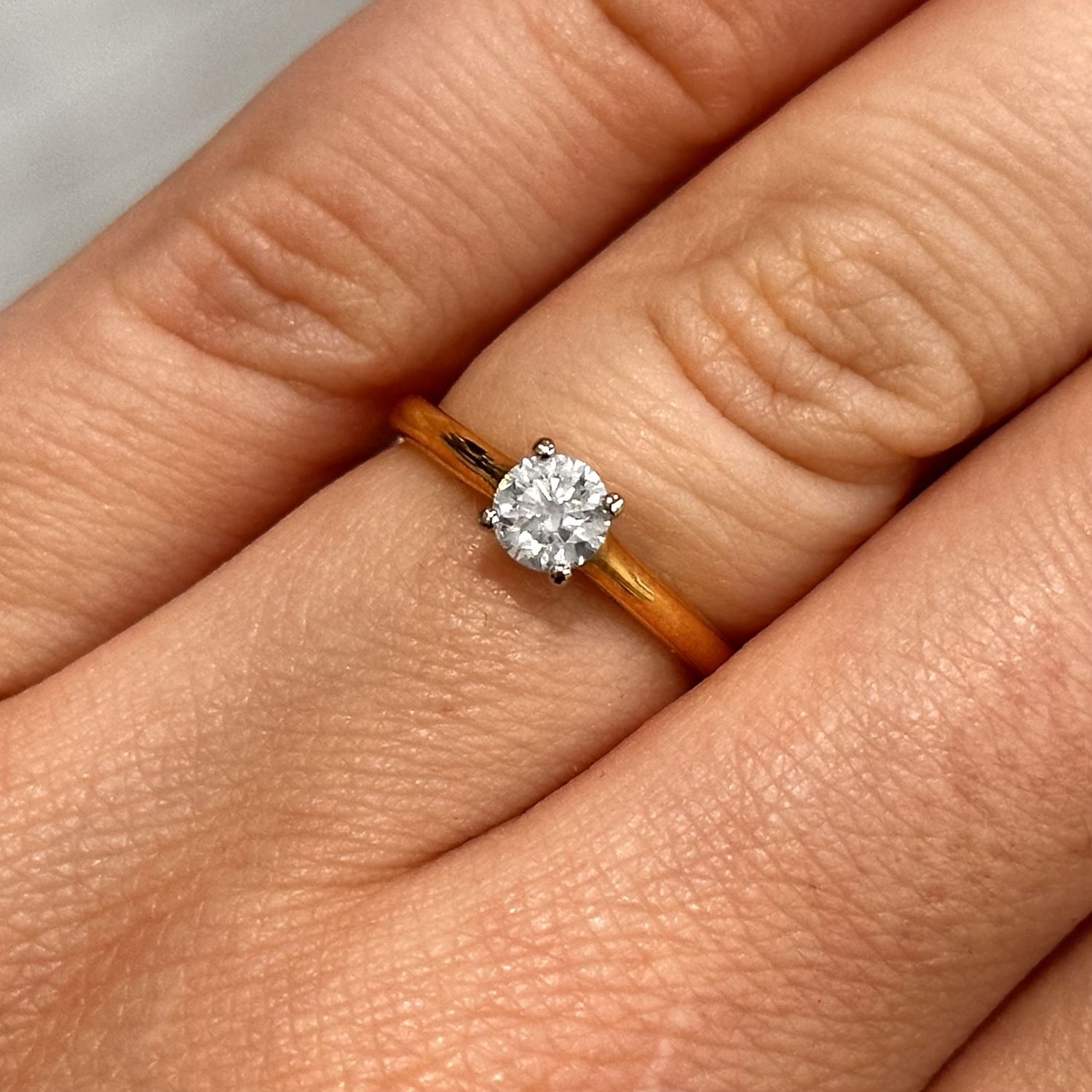Pre-Owned 18ct Yellow Gold Diamond Solitaire 0.33ct H i1