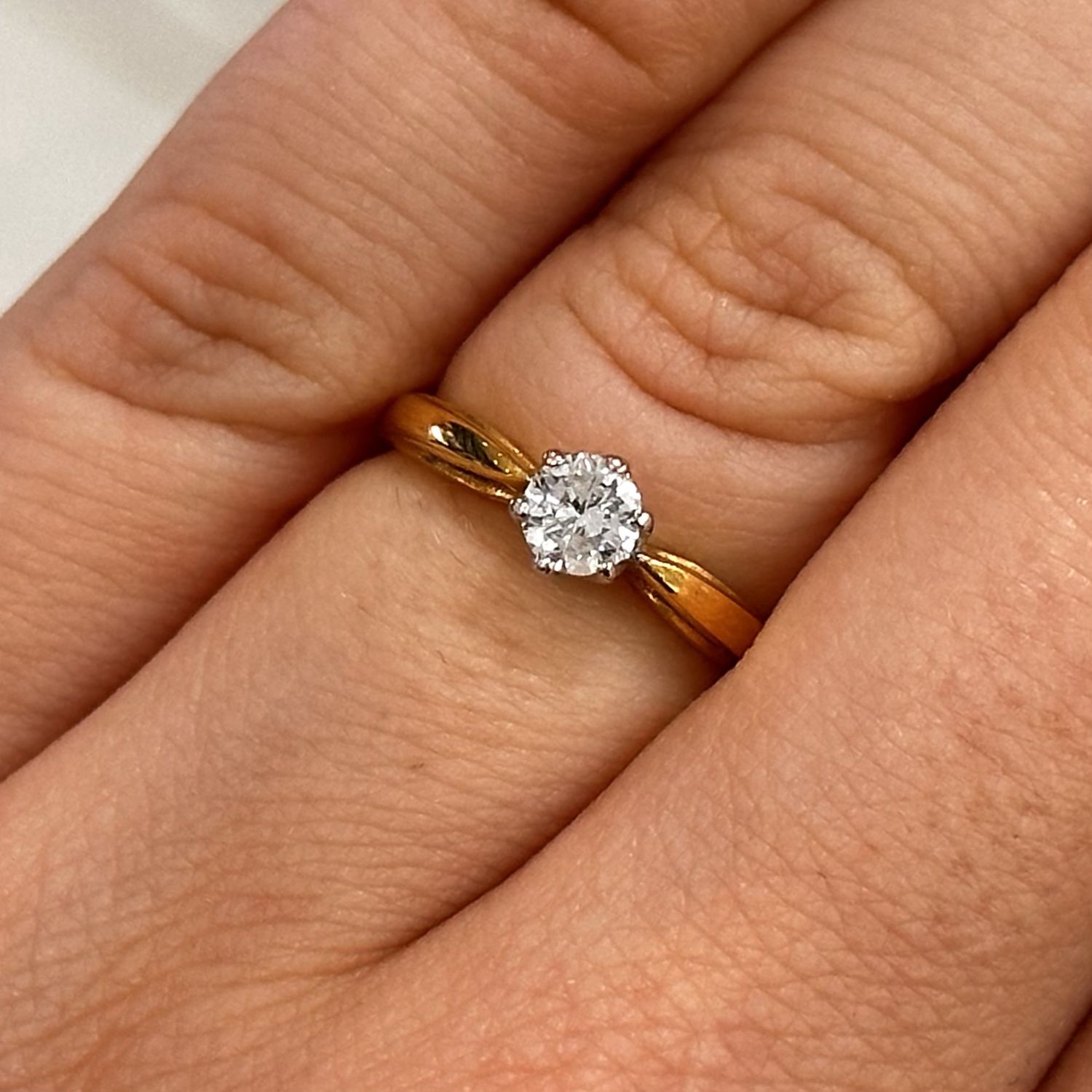 Pre-Owned 18ct Yellow Gold Solitaire Ring 0.25ct H i1