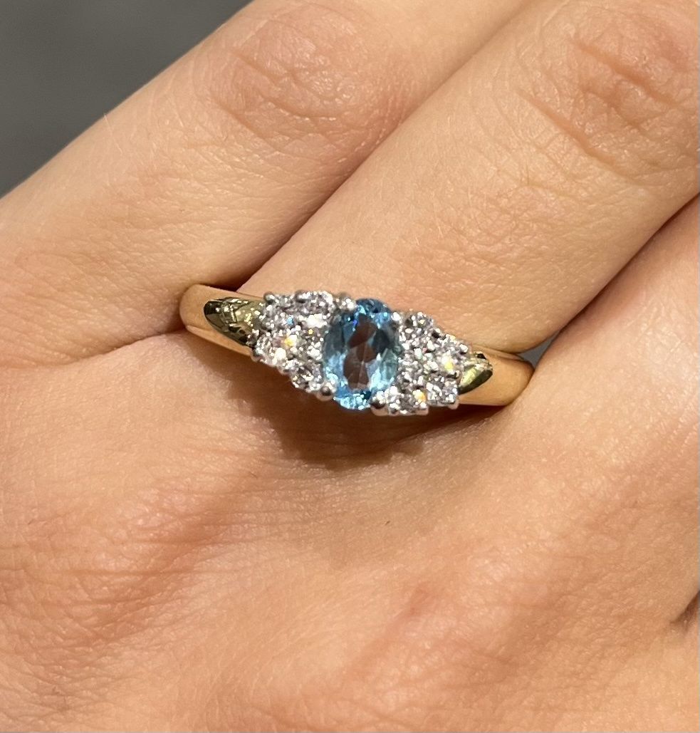 Pre-Owned 9ct Yellow Gold Blue Topaz &amp; Diamond Ring