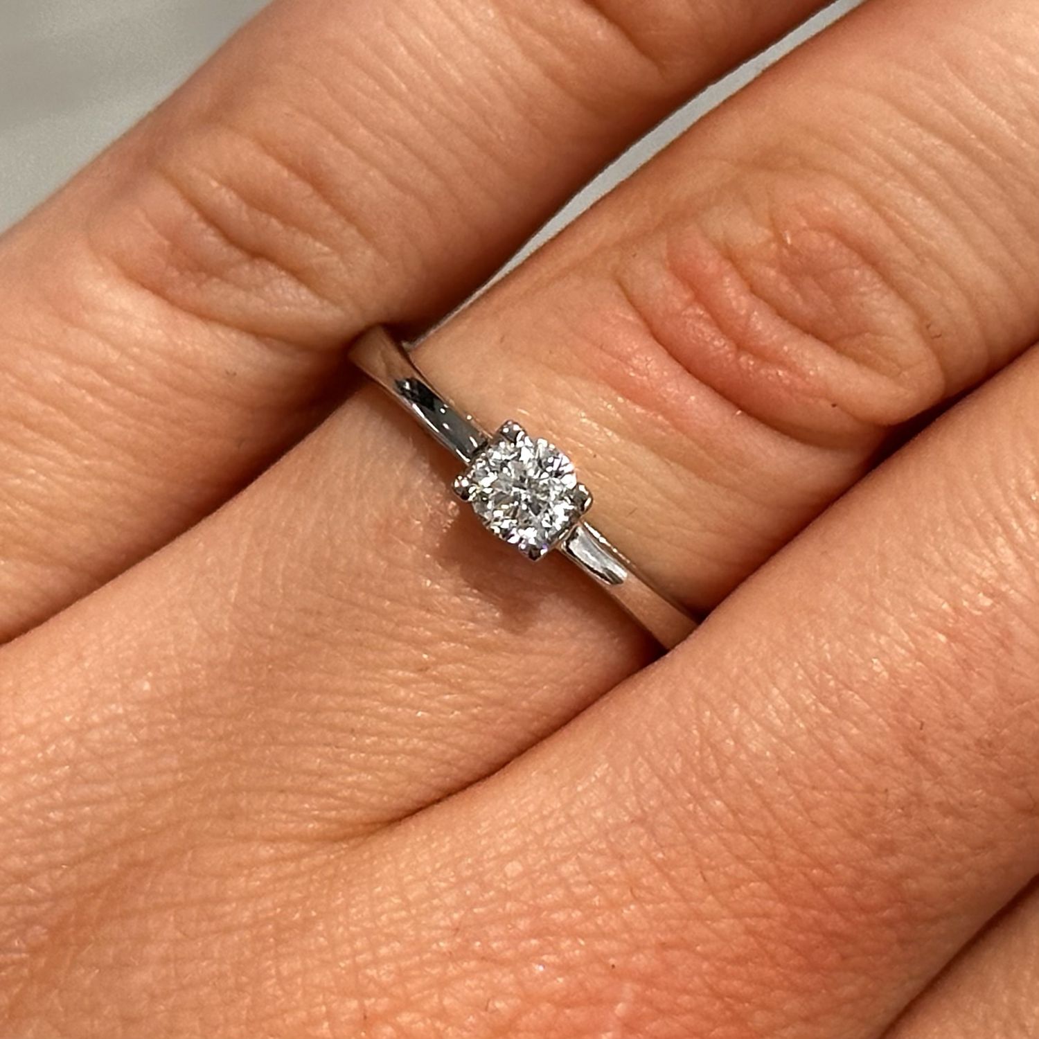 Pre-Owned 18ct White Gold Diamond Solitaire Ring 0.29ct H Si1